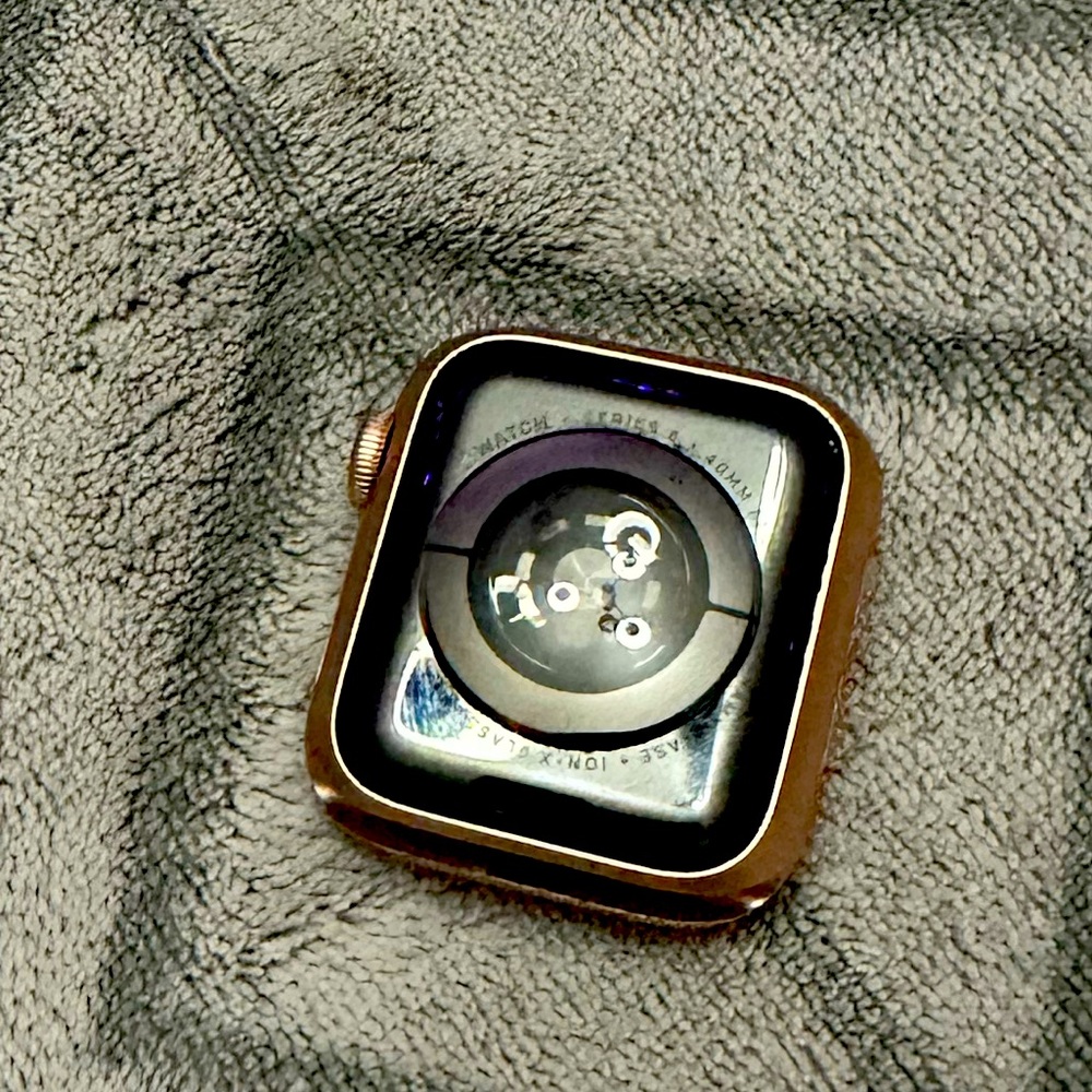 Apple Watch 40mm series 5 rose gold. Charger not included.